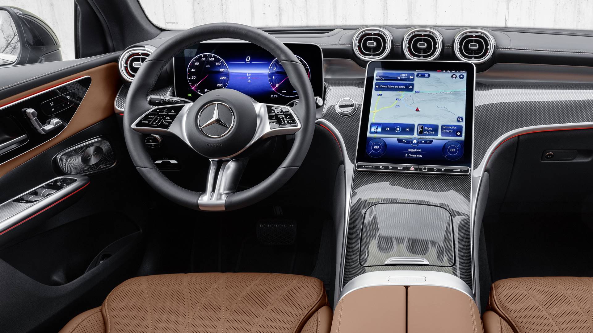 2023 Mercedes GLC interior