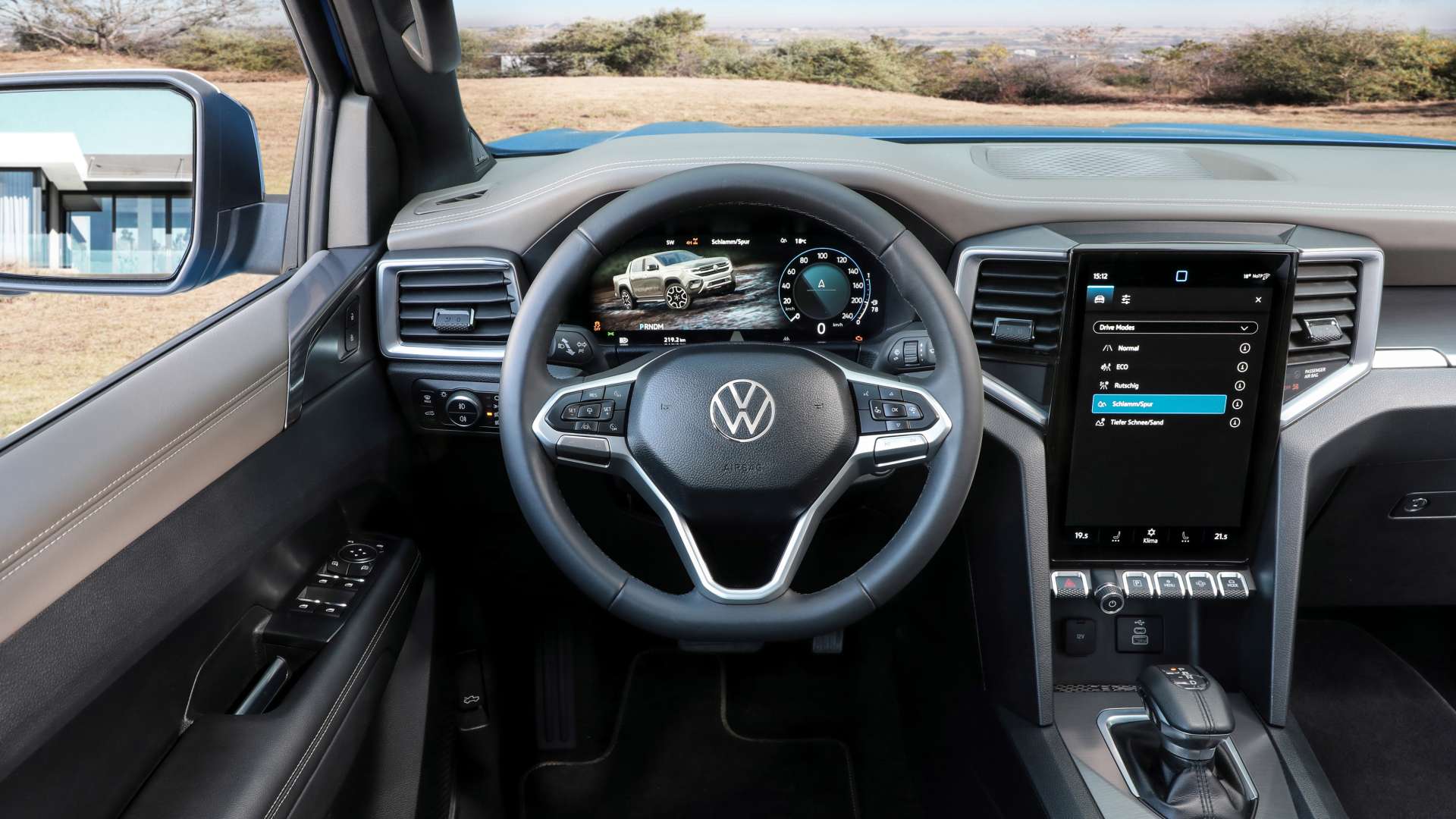 2023 Volkswagen Amarok interior
